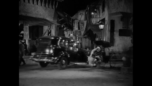 Think Fast, Mr. Moto - Rickshaw versus car